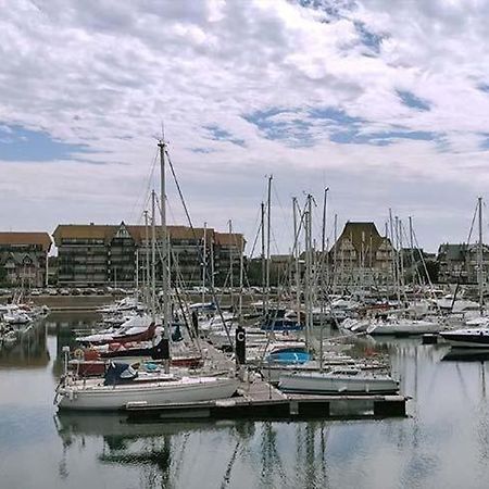 Апартаменти Le Loft-Boat Довіль Екстер'єр фото
